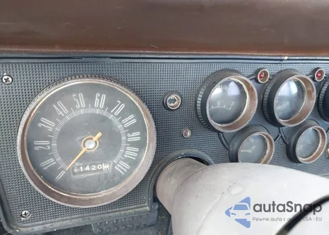 1963 Plymouth Valiant from USA, damaged, VIN 1132627252